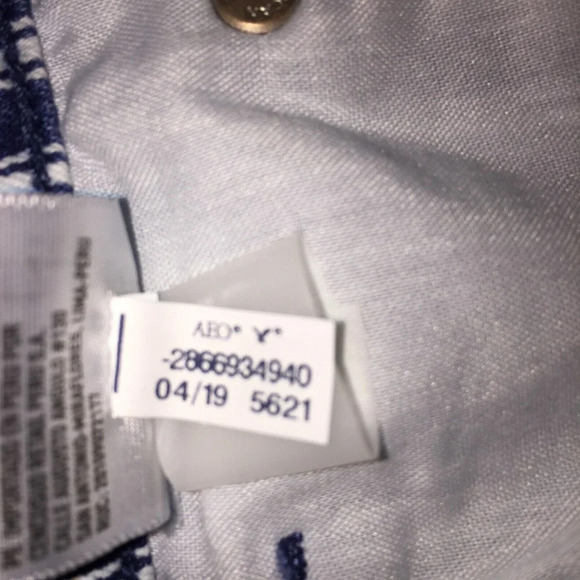 American Eagle Ne(x)t Level Hi-Rise Shortie Denim Shorts Stretch Size 2. - Picture 9 of 14